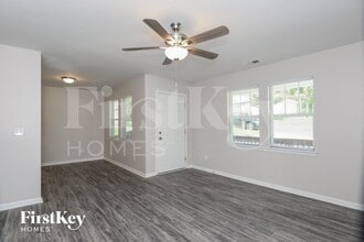 3018 Amay James Ave in Charlotte, NC - Foto de edificio - Building Photo