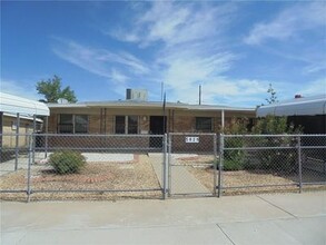 5829 Sturgeon Dr in El Paso, TX - Building Photo - Building Photo