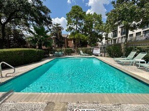 2333 Bering Dr in Houston, TX - Building Photo - Building Photo