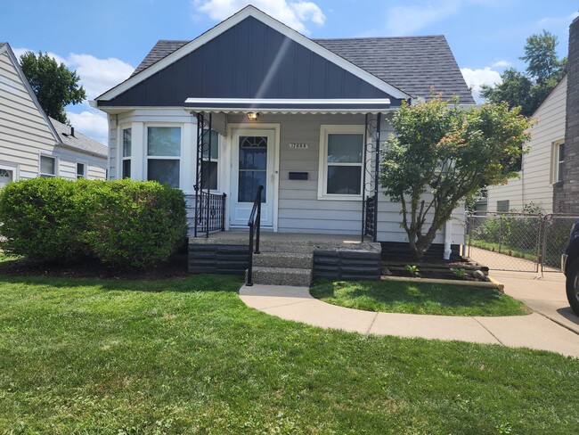 17688 Toepfer Dr in Eastpointe, MI - Building Photo - Building Photo