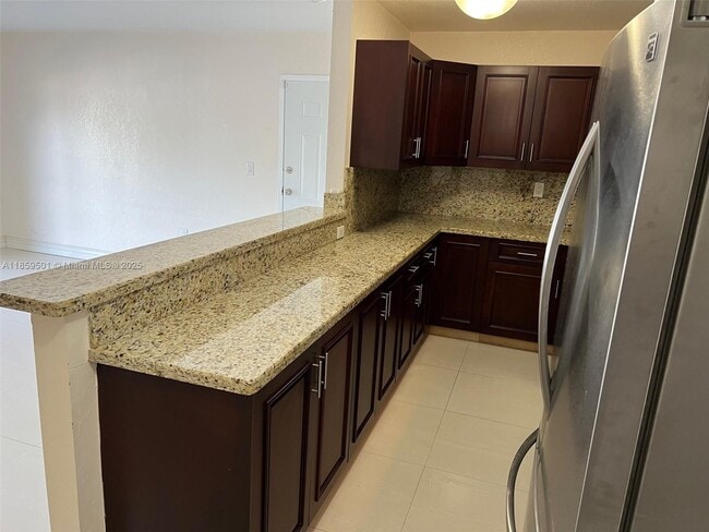 7230 NW 179th St in Hialeah, FL - Building Photo - Building Photo