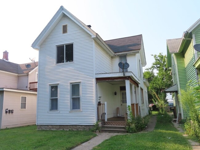 1026 Stophlet St in Fort Wayne, IN - Building Photo - Building Photo
