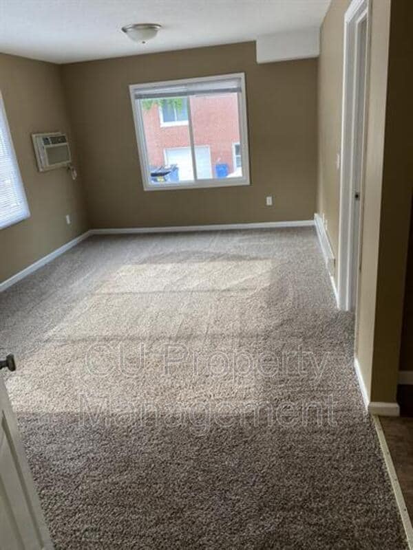 709 W Church St in Champaign, IL - Building Photo - Building Photo