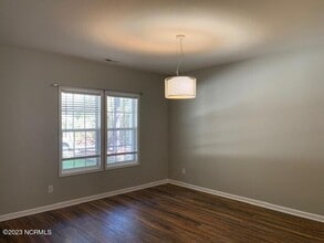 862 Blue Bird Dr in Vass, NC - Foto de edificio - Building Photo