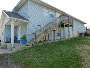 275 Beard Ave in Hollister, MO - Building Photo - Building Photo