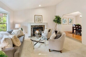 4037 240th Pl SE in Issaquah, WA - Building Photo - Building Photo