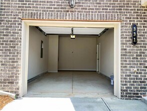 331 Mahone Dr in Lilburn, GA - Building Photo - Building Photo