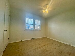 407 West Adams Avenue in Fairfield, IA - Foto de edificio - Building Photo