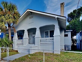 115 S Grandview Ave in Daytona Beach, FL - Building Photo
