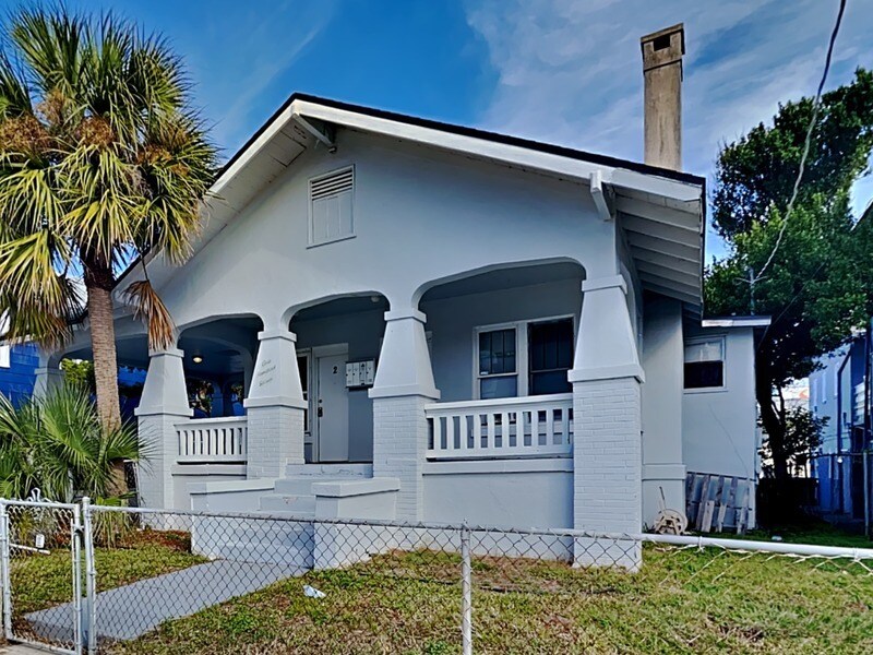 115 S Grandview Ave in Daytona Beach, FL - Building Photo