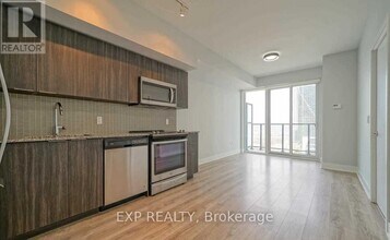 30 Shore Breeze Dr in Toronto, ON - Building Photo - Building Photo