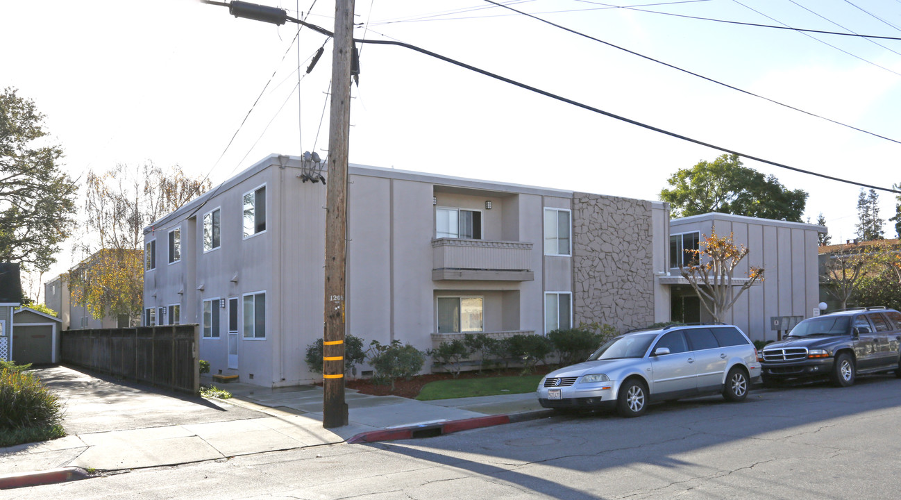 40 Glen Eyrie Ave in San Jose, CA - Foto de edificio