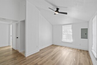 911 Knight St in Houston, TX - Building Photo - Building Photo