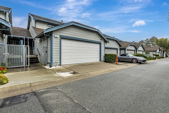 361 Michelle Ln in Daly City, CA - Building Photo - Building Photo