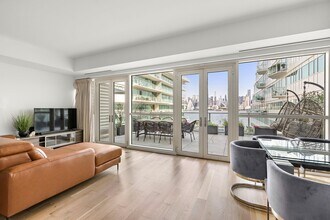 800 Ave at Port Imperial in Weehawken, NJ - Building Photo - Building Photo