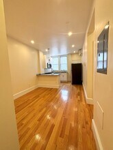 5 Brown Terrace in Boston, MA - Foto de edificio - Building Photo