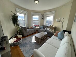 27 Saint Lukes Rd in Allston, MA - Building Photo - Building Photo