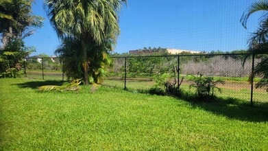 9520 W Daffodil Ln in Miramar, FL - Building Photo - Building Photo