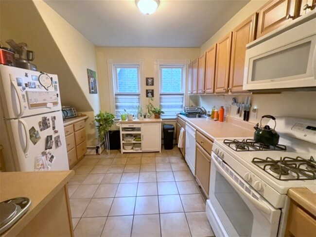 87 Sycamore St in Somerville, MA - Building Photo - Building Photo