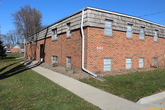 401 8th St SW in Altoona, IA - Foto de edificio - Building Photo