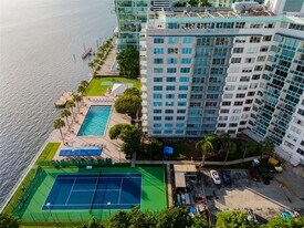 3301 NE 5th Ave in Miami, FL - Building Photo