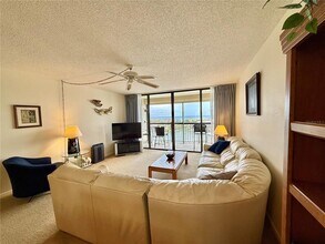 9525 Blind Pass Rd in St Pete Beach, FL - Building Photo - Building Photo