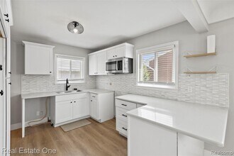 6118 Amboy St in Dearborn Heights, MI - Building Photo - Building Photo