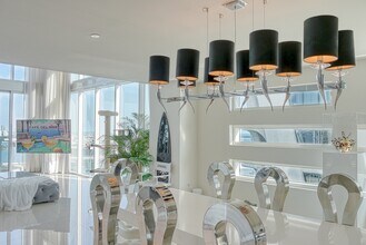 1040 Biscayne Blvd, Unit 2901 in Miami, FL - Foto de edificio - Building Photo