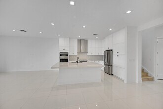 13072 Feathering Wy in Palm Beach Gardens, FL - Building Photo - Building Photo