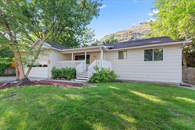 property at 5912 N Collister Dr