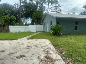 5106 Sanibel Ave in Fort Pierce, FL - Building Photo - Building Photo