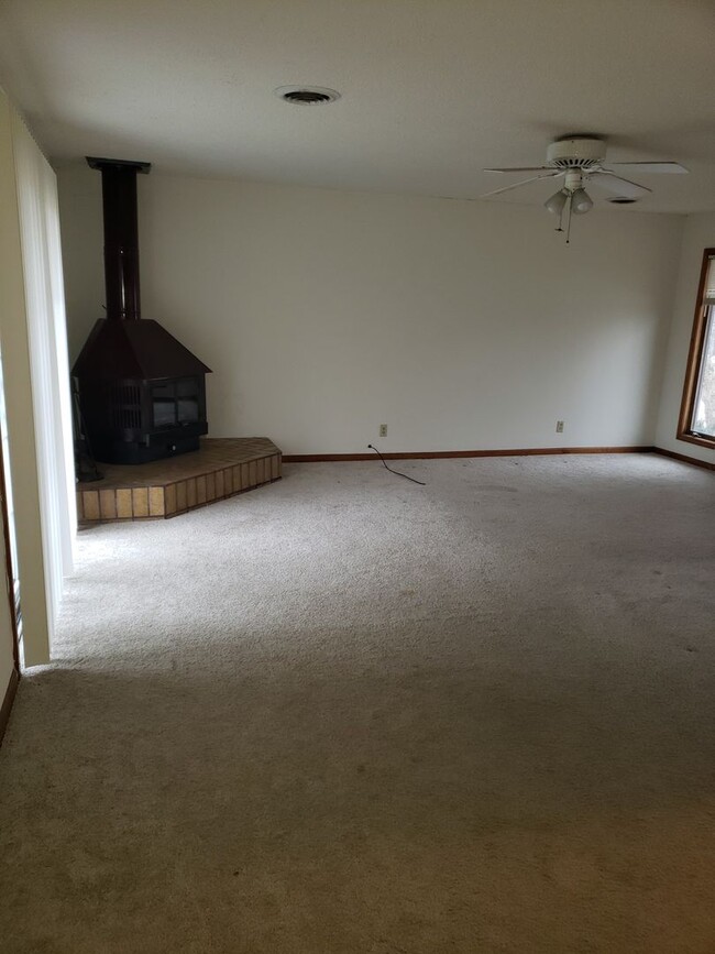 906 Hartwell Dr in Savoy, IL - Building Photo - Building Photo