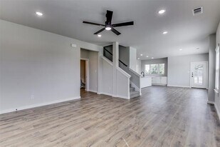 4238 Clovis St in Midlothian, TX - Building Photo