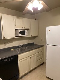 1714 13th St, Unit Apt. A in Sacramento, CA - Foto de edificio - Building Photo