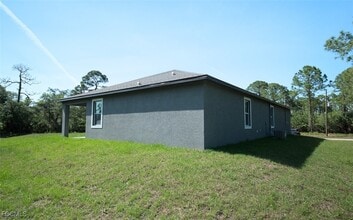 1435 Jabara Cir in La Belle, FL - Building Photo - Building Photo