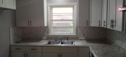 Room in House on Batiste Garden Cir in Jonesboro, GA - Building Photo - Building Photo