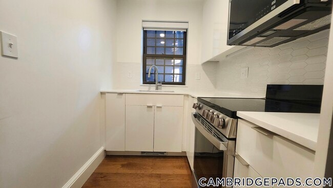 1200 Massachusetts Ave in Cambridge, MA - Foto de edificio - Building Photo