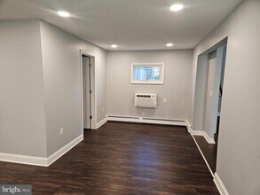 414 Delaware Ave in Croydon, PA - Building Photo - Building Photo