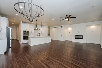 8585 Mulligan Pass in Saginaw, TX - Foto de edificio - Building Photo