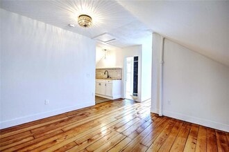 21 Brewster St in Pawtucket, RI - Building Photo - Building Photo