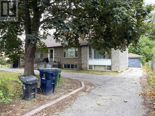 9 Lamont Ave in Toronto, ON - Building Photo - Building Photo