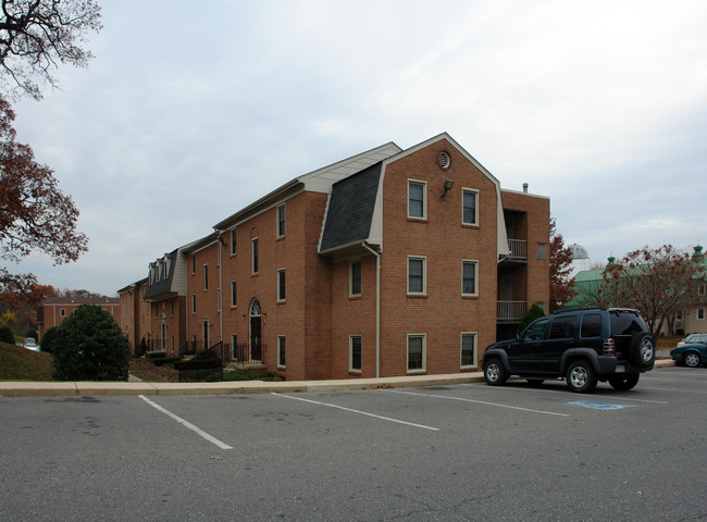 Rosedale Apartments in Gaithersburg, MD - Foto de edificio - Building Photo