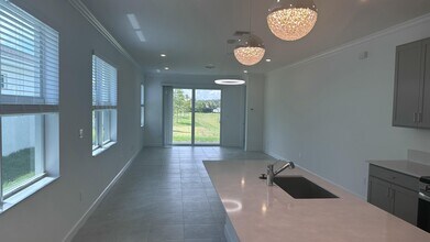 3052 Cedar Pl in Fort Pierce, FL - Building Photo - Building Photo