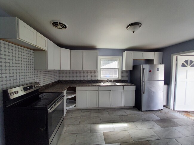707 Circular Ave in Hamden, CT - Building Photo - Building Photo