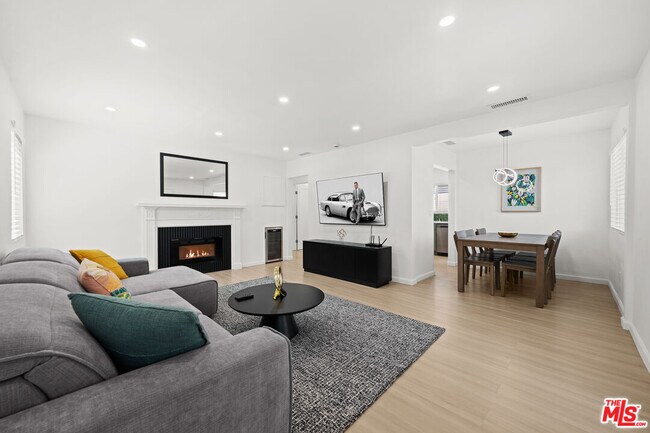 3715 Veteran Ave in Los Angeles, CA - Building Photo - Building Photo
