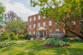 20 Outlook Ave in West Hartford, CT - Building Photo - Building Photo