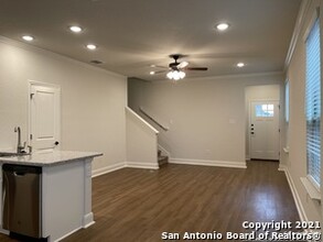 2214 Sandlewood Cv in San Antonio, TX - Building Photo - Building Photo