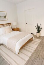 124 Sash in Irvine, CA - Building Photo - Building Photo