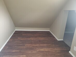 3213 Center St NE in Salem, OR - Building Photo - Building Photo