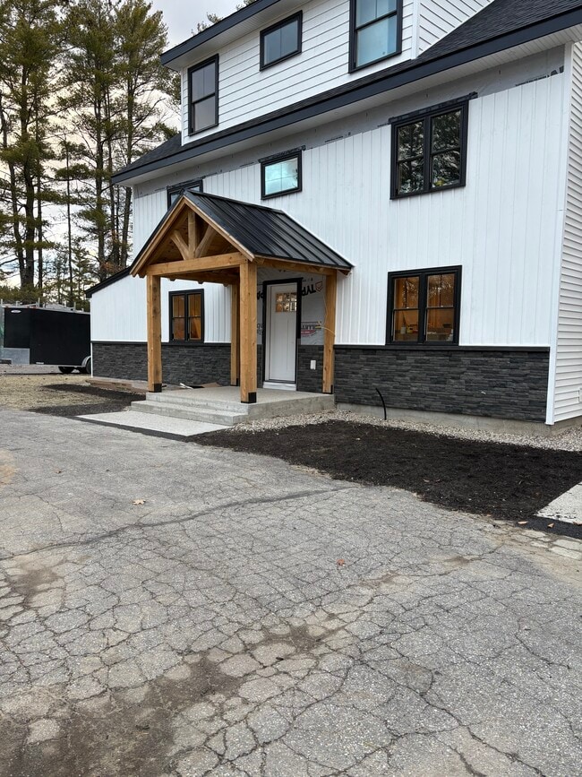 201 White Mountain Hwy in Tamworth, NH - Building Photo - Building Photo